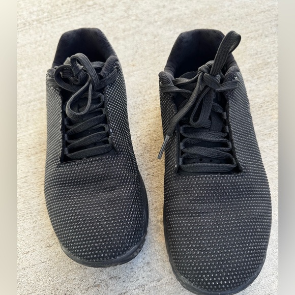 Nobull woman trainers size 7Like new, only wear a few times inside gym only. - Picture 2 of 3